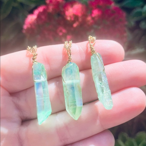 Green Aura Quartz Necklace - Picture 5 of 5